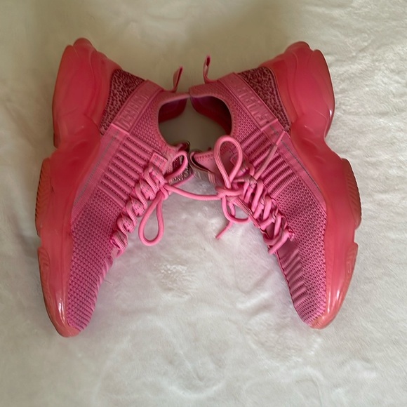 Sparkle pink! Steve Madden’s - Picture 5 of 10